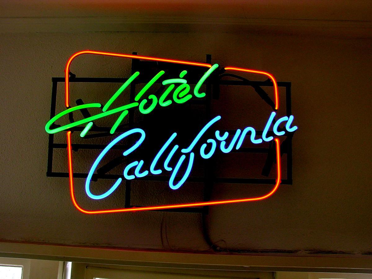 B&B Hotel California Wichmond Exteriör bild